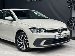 1.0 TSI LIFE 5DR - Image 2