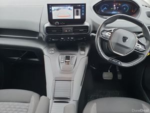 Peugeot Rifter 2025 Gt Ev  GT  136 L1 Electric 50k - Image 4