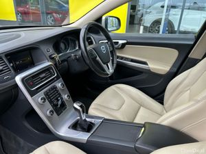 Volvo V60 D3 SE 5DR - Image 3