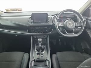 Nissan Qashqai 1.3 PET MILD HYBRID SV - Image 4