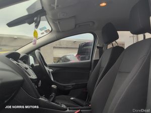 Ford Focus STYLE 1.0 ECOBOOST 100PS 5DR - Image 4