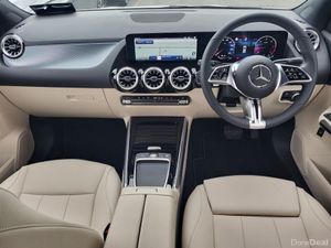 Mercedes-Benz GLA GLA180d Progressive Line PLUS AU - Image 4