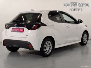 Toyota Yaris 1.5 HYBRID AUTO - Image 3
