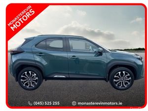 Toyota Yaris Cross LUNA SPORT MON 4DR - Image 3