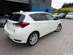2016 Toyota Auris Hybrid Automatic - Image 3
