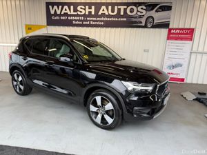 Volvo XC40 D4 AWD MOMENTUM PRO 5DR A AUTO - Image 3