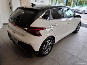 Hyundai i20 DELUXE PLUS - Warranty & AA 2029 - - Image 2