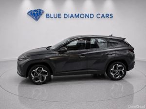 EXTREAMLY LOW MILEAGE 28,000 KM - 1 OWNER CAR 4WD - Image 4