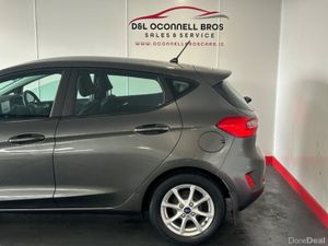 Ford Fiesta TITANIUM 1.10 85PS 5SPEED 4DR - Image 4
