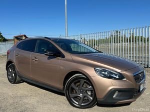 Volvo V40 Country Cross 2.0L Automatic Diesel (346 - Image 2