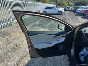 Volvo V40 Country Cross 2.0L Automatic Diesel (346 - Image 4