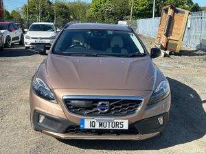 Volvo V40 Country Cross 2.0L Automatic Diesel (346 - Image 3