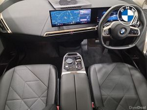 BMW iX xDrive45 Sport - Image 4