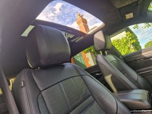 ✅ R-Dynamic. Automatic. 4x4 Pan roof 2-YR-Warranty - Image 4