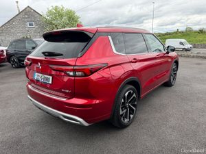 7 seater Plug-in Hybrid - Top Spec - Like New - Image 3