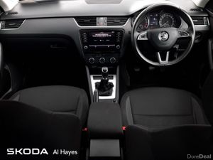 Skoda Octavia **1 OWNER** LED DAYLIGHTS** AMBITION - Image 2