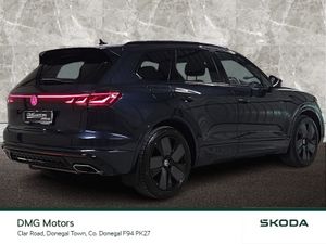 Volkswagen Touareg 3.0TDI 286 BHP R LINE 4M DSG - Image 3