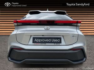 Toyota C-HR HYBRID SPORT // SIDE STEPS // APPLE CA - Image 4