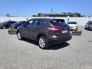 Nissan Qashqai 1.5 DIESEL SV E6 4DR - Image 4