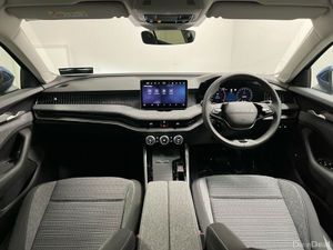 Skoda Superb Selection Combi DSG 2.0TDI 150BHP - R - Image 4