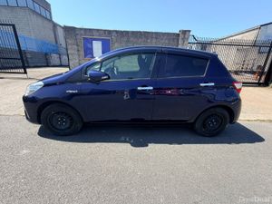 Toyota Vitz Blue - Image 3