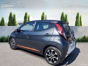 Toyota Aygo 1.0 VVT-i x-play Smartphone - Image 3