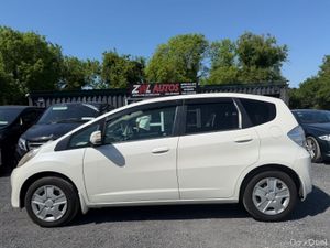 11 HONDA FIT HYBRID - Image 4