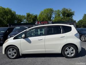 11 HONDA FIT HYBRID - Image 4