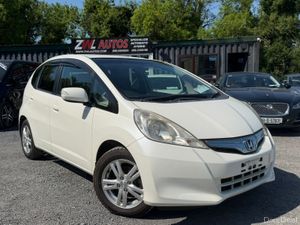 11 HONDA FIT HYBRID - Image 2