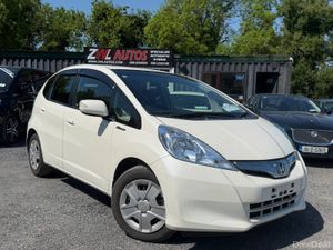12 HONDA FIT HYBRID - Image 3