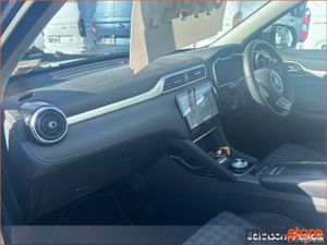 MG ZS Auto Excite **TINY MILEAGE. / HUGE WARRANTY* - Image 3