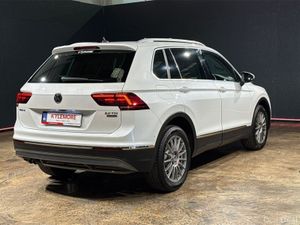 Volkswagen Tiguan 2.0 AUTOMATIC TDI 4MOTION - AFTE - Image 4