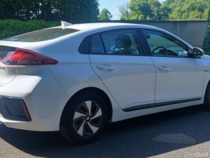 Hyundai IONIQ 2018 *HYBRID AUTO*   1.6 GDi SE 5dr - Image 3