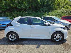 Toyota Yaris 2023 1.5 luna Hybrid - Image 3
