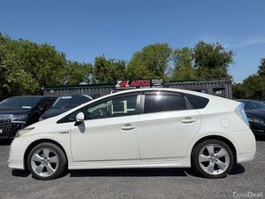 13 TOYOTA PRIUS HYBRID - Image 4