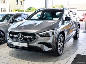 Mercedes-Benz GLA 180d Progressive Night Pack Auto - Image 4