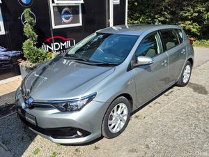 Toyota Auris Hybrid Luna 2017 - Image 4
