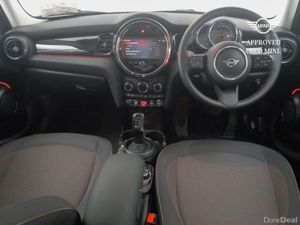 Mini Cooper 5-Door Cooper Classic - Image 4