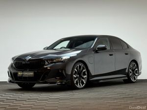 BMW 5-Series 530E M SPORT *PAN ROOF* - Image 3