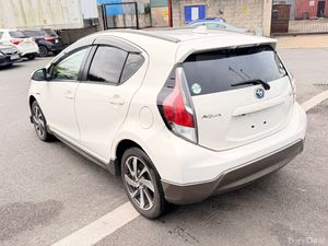 Toyota Aqua 2015 1.5 Hybrid White - Image 3