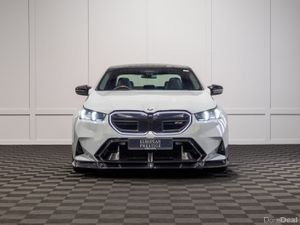 2025 BMW M5 (G90) *Pan Roof - Image 2