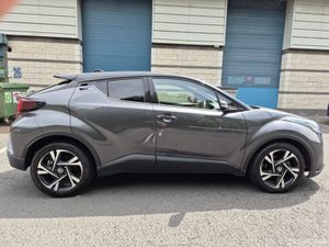 TOYOTA C-HR SPORT / 2023 / 1.8 HYBRID / AUTOMATIC - Image 4