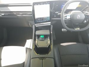 Renault Austral techno esprit Alpine E-Tech 200 Au - Image 4