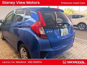 Honda Fit DBA-GK3 5DR AUTO - Image 4