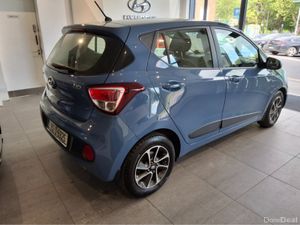 Hyundai i10 DELUXE ** ONLY 16K KMS ** - Image 2