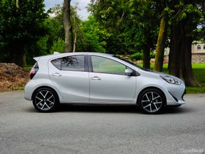 2020 Toyota Aqua 1.5 Petrol Hybrid Automatic - Image 3