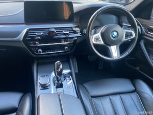 BMW 5-Series Touring 530e M-Sport Pro Auto (PHEV) - Image 4