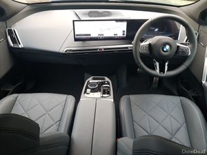 BMW iX iX xDrive45 M Sport - Image 4