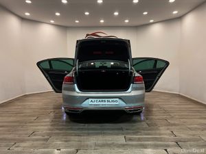 VW PASSAT R-LINE SPORT 2.0TDI 150BHP MANUAL (2017) - Image 4