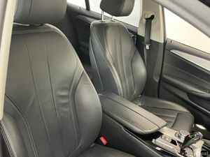 BMW 5-Series SE AUTO 520 D TOURING G31 - Image 4